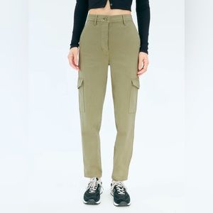 Aritzia Wilfred Modern Cargo Pant Light Green